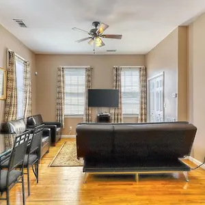 Cityscape Holiday home Savannah